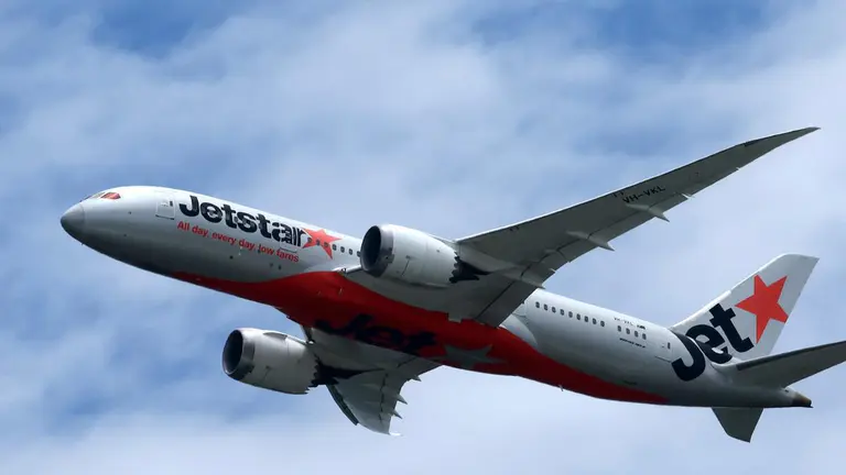 Watchdog launches probe after Jetstar plane flies 15m above van at Townsville Airport