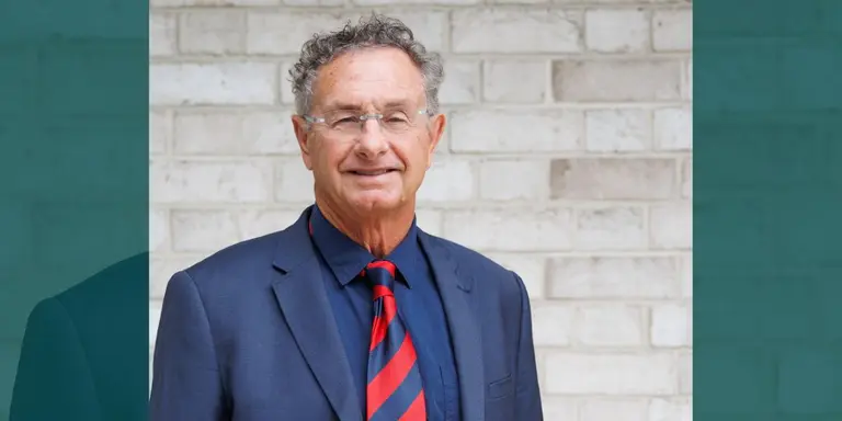 Coffs Harbour councillor Paul Amos steps down after decade of service