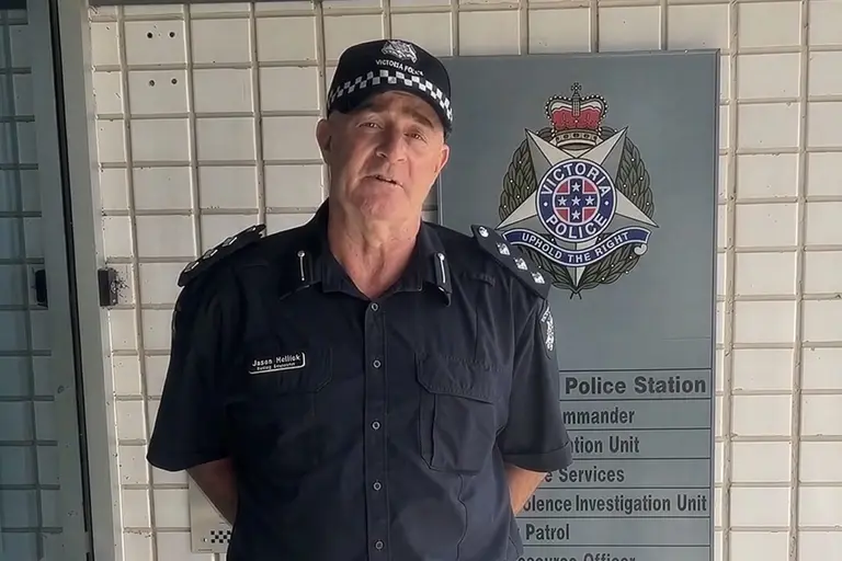 Bass Coast警方接获群众举报，搜查令后追查偷车嫌犯