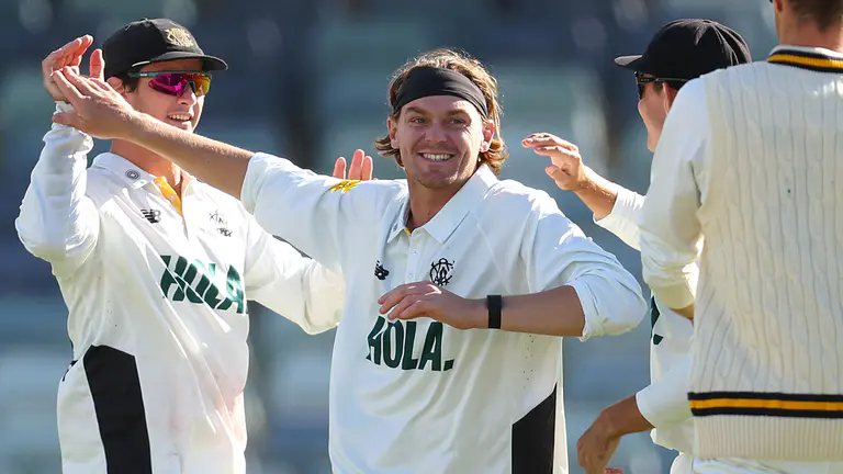 悉尼雷电（Sydney Sixers，澳大利亚板球俱乐部）签下西澳旋转手Corey Rocchiccioli
