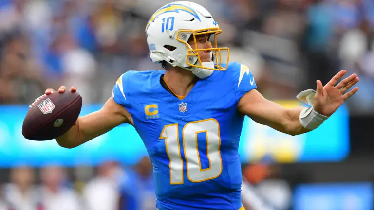 洛杉矶闪电队（Los Angeles Chargers）短期内不会让Justin Herbert坐冷板凳