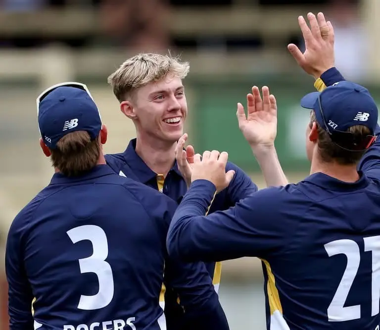 Hoekstra stars in first Sheffield Shield match for Victoria