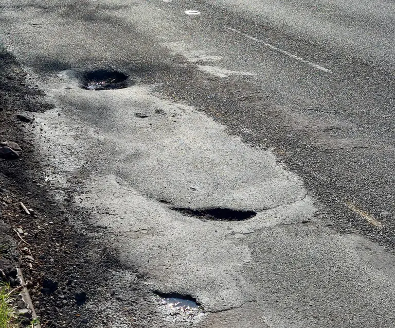 Victorian blitz fixes 100,000 potholes as project shifts gears for 500,000 target