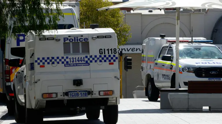 Cyclist dies after fatal hit-and-run in Perth, manhunt underway for driver who fled scene