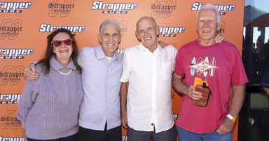 图集：熟悉的面孔庆祝Strapper Surf成立50周年