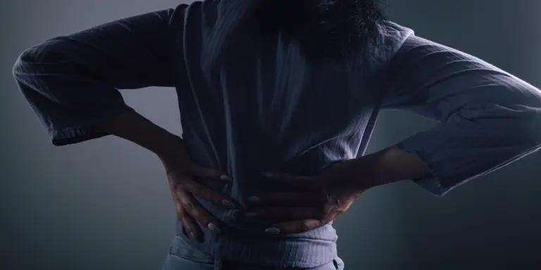 생활비 부담에 노동자들, 통증을 참고 일해