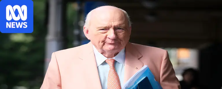 '충분하다': 법정에서 공개된 앨런 존스 (Alan Jones)의 학교 소년에게 보낸 이메일