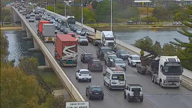 North Fremantle bridge crash sparks traffic delays as breakdowns and Rockingham crash hit Perth roads
