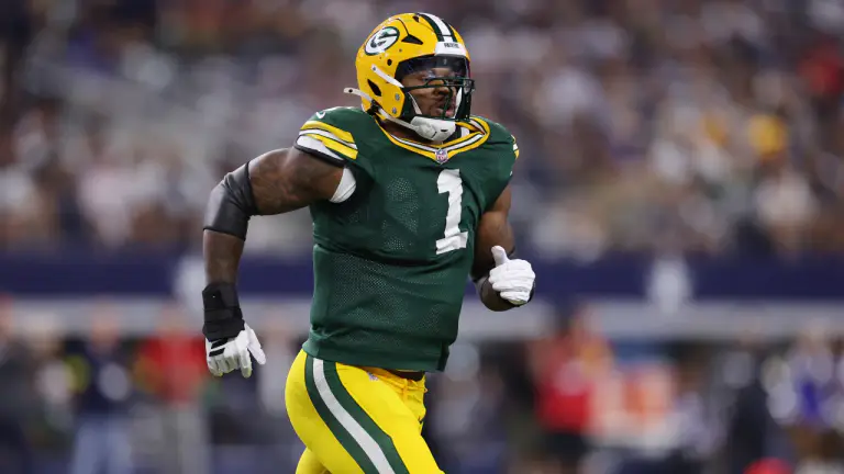 ‘Let’s just go to flag football’: Micah Parsons, Tom Brady rip refs for questionable roughing the passer call