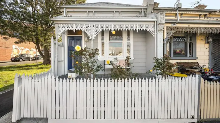 Unrenovated Carlton North terrace with listed reserve sells for $1,152,000