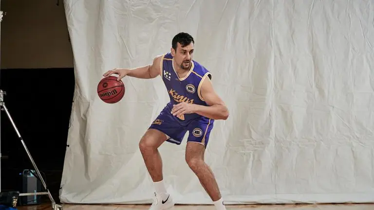 Aussie NBA star Andrew Bogut files AVO against neighbour