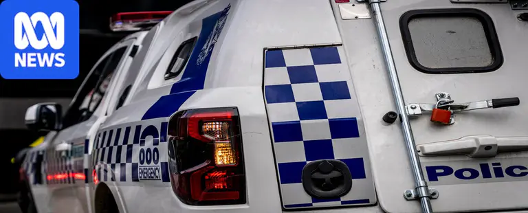 Melbourne man arrested by passers-by after attempted carjacking with axe
