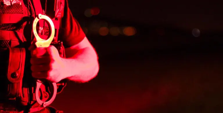 Armed robbery charges, Kangaroo Point