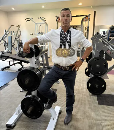 Cooktown community helps debut bodybuilder strike gold