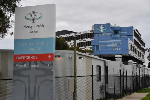 Labor pledges  to cut emergency department wait times