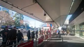 멜버른 공항 (Melbourne Airport)의 새로운 픽업 및 드롭오프 구역 개장