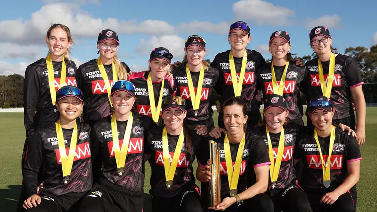 Burns带领悉尼雷鸣队（Sydney Sixers）赢得首个春季挑战赛冠军
