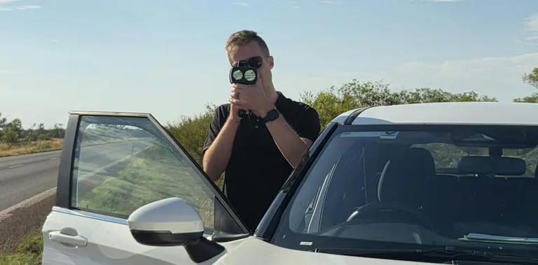 Speed camera alerts on navigation apps may be training drivers to speed