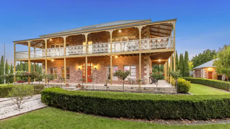 Portarlington homestead built with Scotch College bricks seeks $3.5m