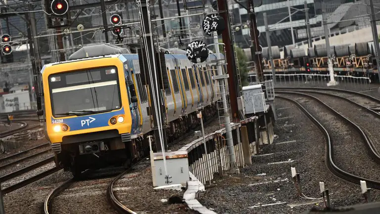 Public transport fares capped in election promise