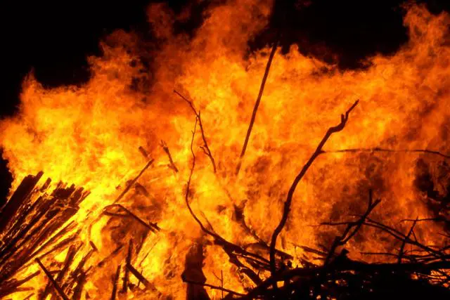 Suspicious Sunshine house fire