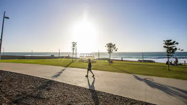 Perth weather: 32C heat before showers, possible thunderstorm roll in