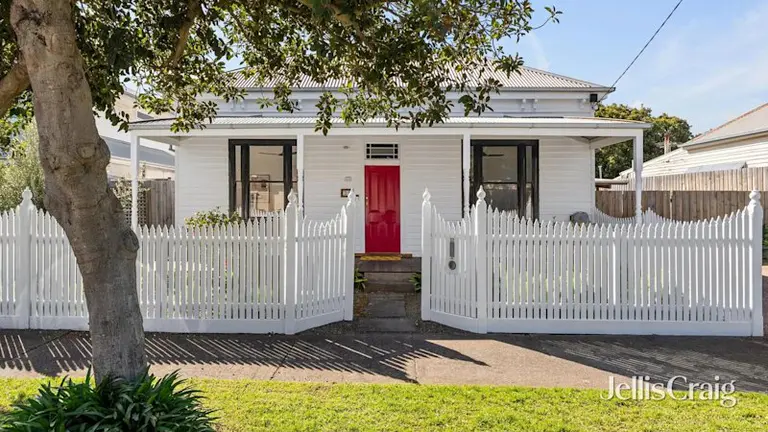 Family with smart bidding tactic wins $1.79m renovated house