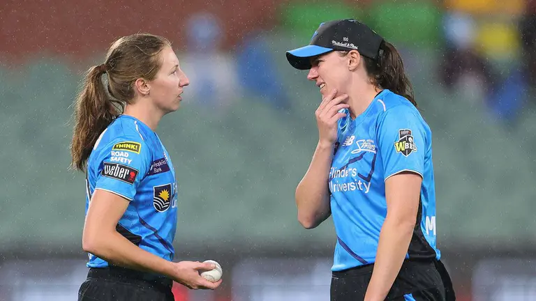 布朗因背部伤病退出WBBL|12赛季