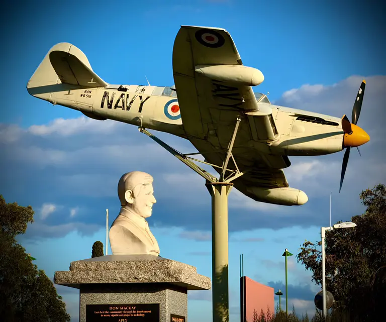 Griffith ‘plane on a stick’ to be refurbished, not taken down: Mayor