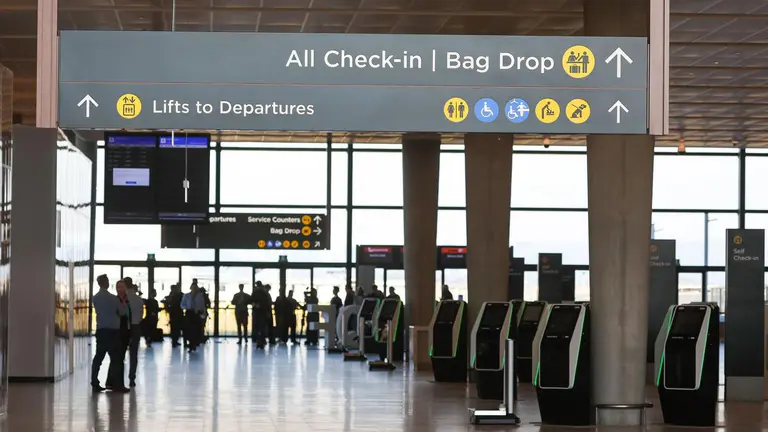 Western Sydney Airport officially opens to passengers ahead of inaugural Jetstar flight to Gold Coast