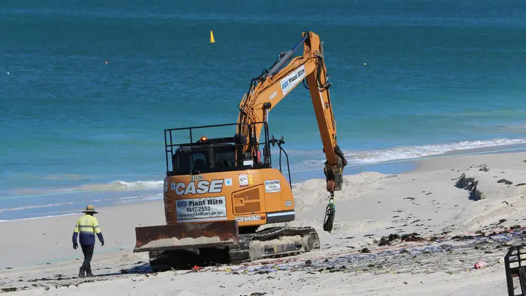Community hopes Quinns Beach shark net will help reassure swimmers, with summer season on the horizon