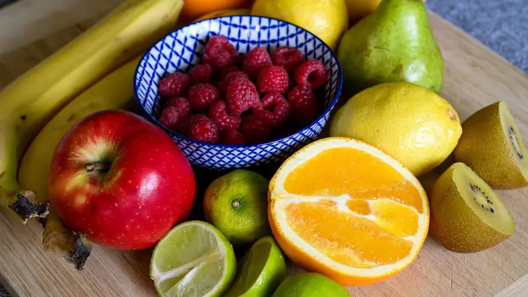 Eating fruit linked to better mental health for teens