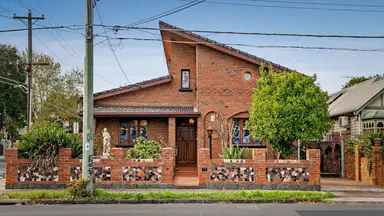 Northcote triple-brick home passes in on a vendor bid of $1.7 million
