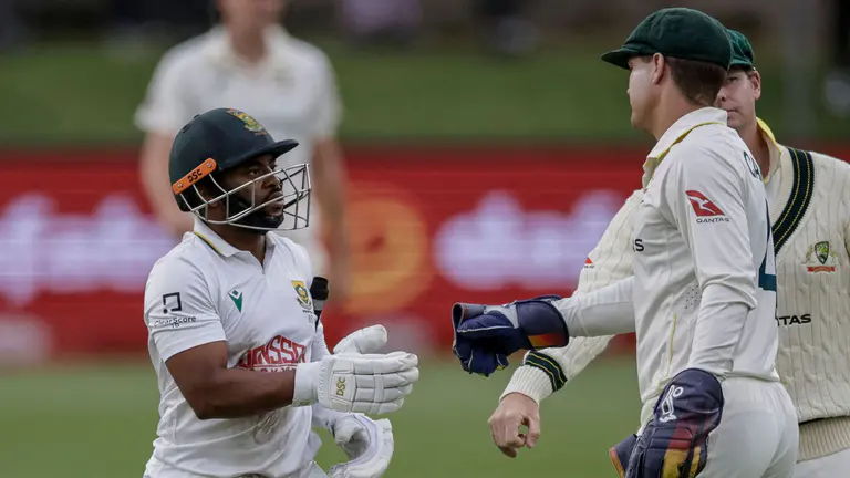 Bavuma's triumph of application flips second Test on Aussies