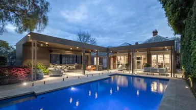 Former ANZ chief Shayne Elliott and wife list Toorak house