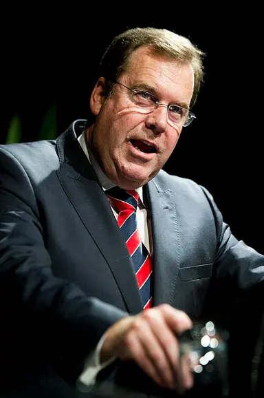 Former Labor A-G Robert McClelland set to be new anti-corruption boss