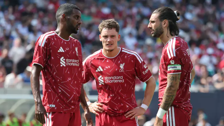 Jamie Carragher calls for Liverpool star to be dropped after Man City defeat: 'He's not giving you anything'