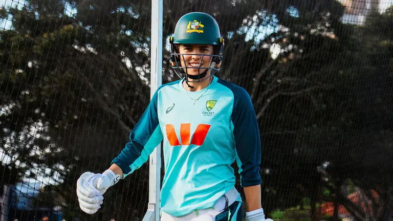 Litchfield trains as selectors mull best XI to take on White Ferns