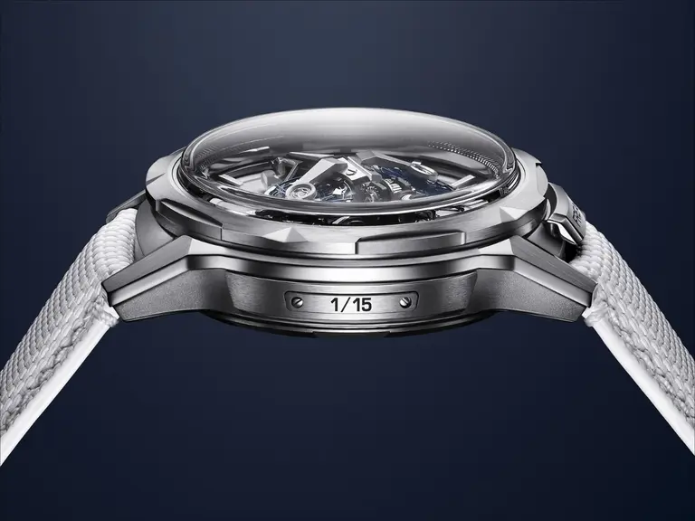 Ulysse Nardin(율리스 나딘)의 USD 190,700 Freak [S Howlite], 캐나다산 돌로 만든 다이얼 적용