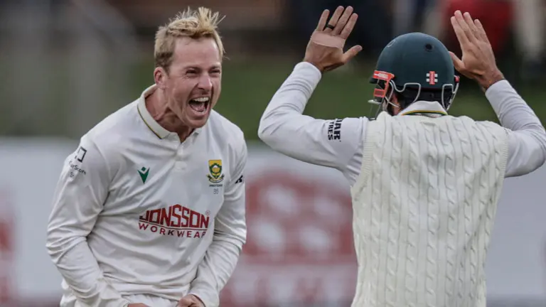 Ninety-nine problems as Aussies capitulate on 13-wicket day