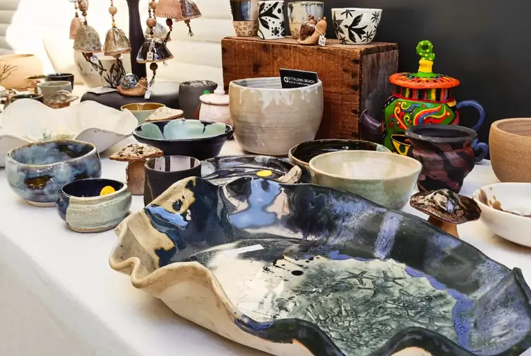Ettalong Beach Arts and Craft Centre(에탈롱 비치 예술공예센터) 연례 전시 및 판매회