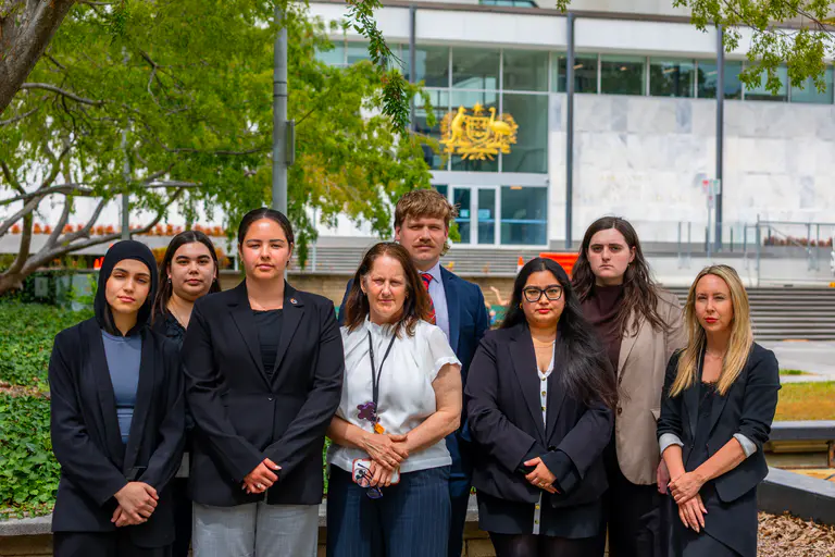 Aboriginal Legal Service NSW/ACT（新南威尔士州及首都领地原住民法律服务机构）进驻首都领地法院，为家庭暴力幸存者提供法律支持