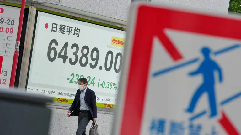 Stocks, bonds cautious before big week for risk