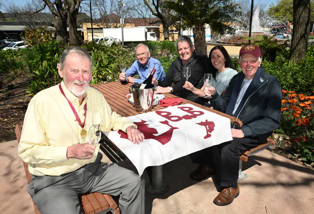 Beefsteak and wine club is ready to dine