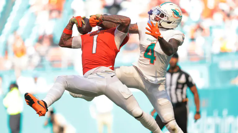 Listen as Hornets broadcaster Eric Collins makes enthusiastic call of Ja'Marr Chase TD in Bengals-Dolphins