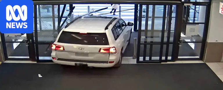 Footage shows panic as 4WD tears through Melbourne shopping centre