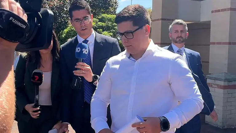 西澳警员 Nickolas Wayne Peake 因摇晃吵醒自己的婴儿被判刑