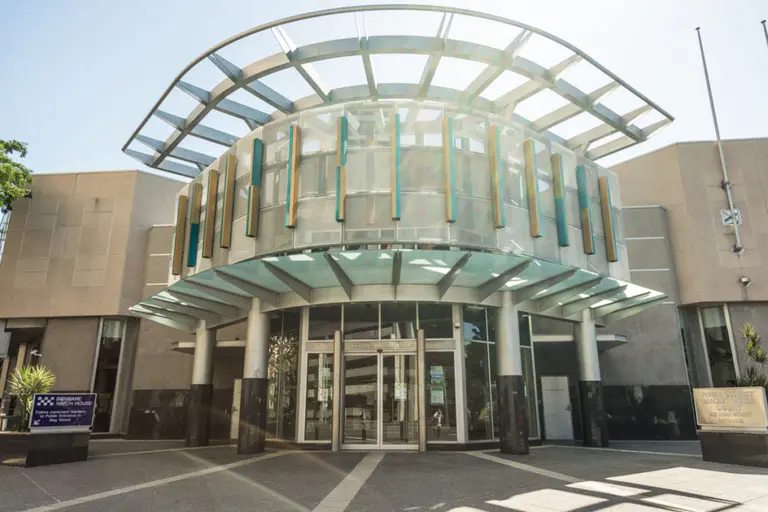 Wounding charges, Wooloowin