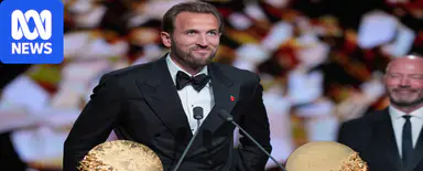 Kane breaks 25-year English drought to claim top football award