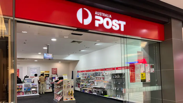 Almost 60-year-old Innaloo post office closure fight heats up as petition begins